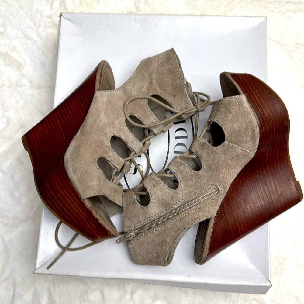 STEVE MADDEN BADIN TAUPE SIZE 7
